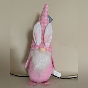 Easter gnome decor. NWT